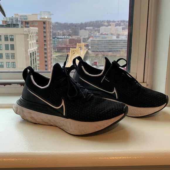 Nike React Infinity Flyknit in Black Size 7 - Picture 2 of 9
